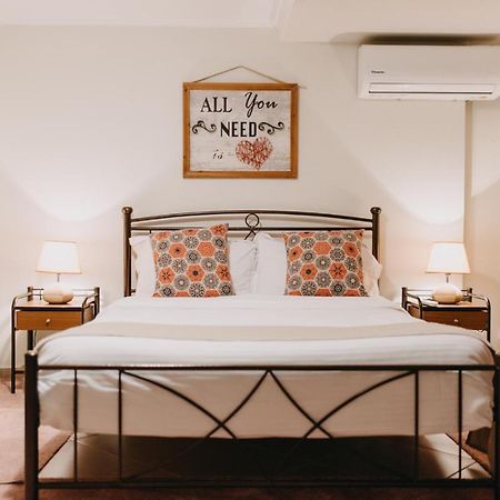 Best House, Central Aprtm., Agiou Nikolaou, Patra ภายนอก รูปภาพ